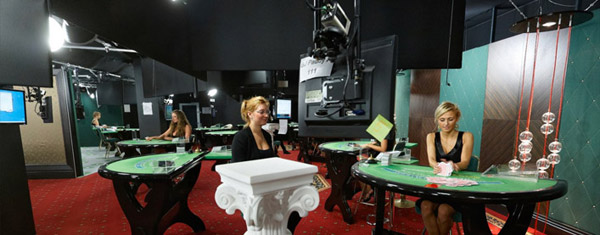 Бос уақытыңызды қызықты өткізу үшін Pokerdom-да тікелей ойындар